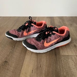 Nike Flex Experience Tennis shoes